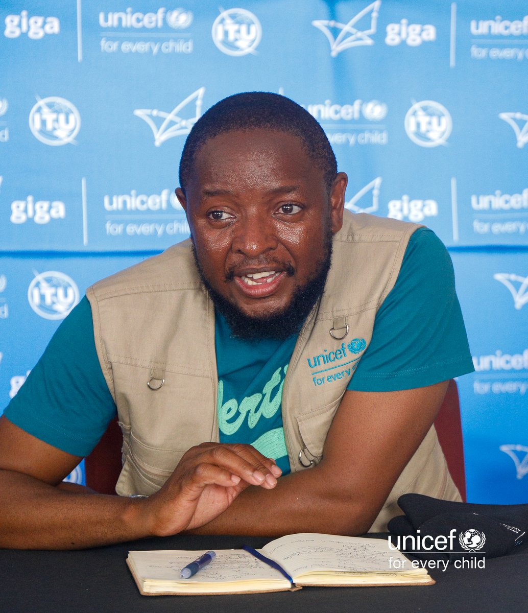 UNICEFBotswana's tweet image. At Sepako Primary School, the future is here! 
Thanks to the #Giga initiative by @UNICEF, the Ministry for State President &amp;amp; #SmartBots, learners are stepping boldly into the digital age - discovering, learning &amp;amp; dreaming online for the first time. 
#ForEveryChild…