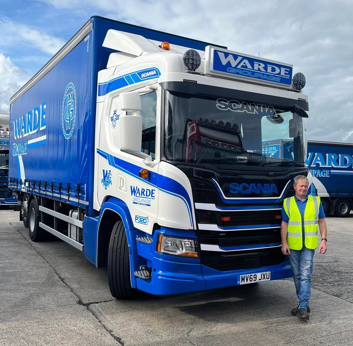 Huge congratulations to our driver Mark for hitting the 20 year milestone with Warde Groupage. 

From early mornings to long hauls, rain or shine, you’ve been a steady hand and a big part of the team. Thank you Mark! 🚛👏

#WardeGroupage