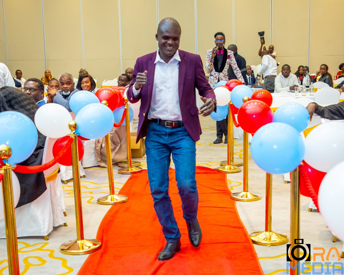 The runway carpet at the #DigitallyFitAwards was a showstopper! 💫Right through the center of the venue — every winner got to walk their win in style 👑Flashing lights, cheers &amp; pure elegance. What a moment! ✨ Wantam #ThankYou Vera Moraa Sir Jim Ratcliffe