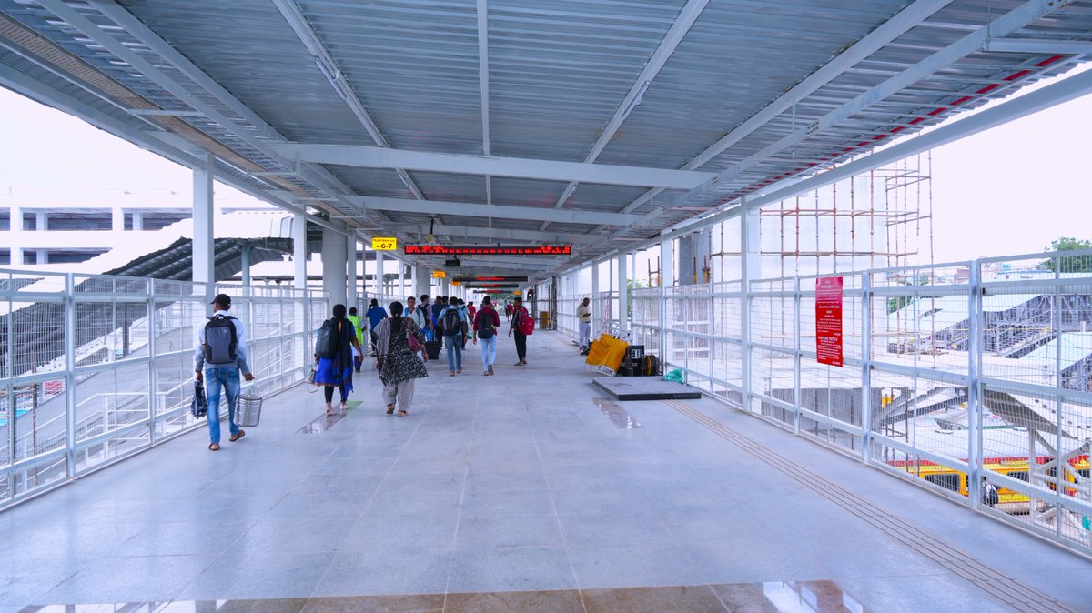 RailMinIndia's tweet image. As part of major redevelopment works at Secunderabad Station, Telangana, a new Foot Over Bridge connecting PF 1-10 has been commissioned, improving inter-platform connectivity &amp;amp; enabling efficient crowd management during the upcoming festive season.
