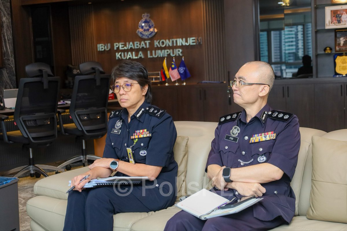 PolisKL's tweet photo. 𝗣𝗘𝗥𝗝𝗨𝗠𝗣𝗔𝗔𝗡 𝗞𝗘𝗧𝗨𝗔 𝗣𝗢𝗟𝗜𝗦 𝗞𝗨𝗔𝗟𝗔 𝗟𝗨𝗠𝗣𝗨𝗥 𝗕𝗘𝗥𝗦𝗔𝗠𝗔 𝗘𝗡𝗖𝗜𝗞 𝗠𝗨𝗛𝗔𝗠𝗠𝗔𝗗 𝗔𝗟𝗜𝗙 𝗕𝗜𝗡 𝗠𝗢𝗛𝗗 𝗦𝗔𝗧𝗔𝗥

https://t.co/yqX9VosEVL

#kearahKLsejahtera
#keepKLsafe
#9Oktober2025 https://t.co/81ATJGUUgx