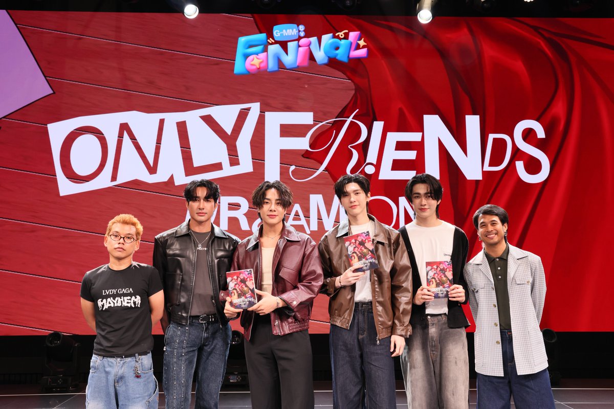 GmmtvShop's tweet photo. นำภาพ เอิร์ท - มิกซ์ - อู๋ - บูม ในงานเปิดตัว นวนิยาย “Only Friends : Dream On” 
ในงาน GMMTV FANIVAL วันนี้มาฝากค่า

@Earth_Pirapat  @wixxiws
@tnbau1  @besevboom 

#OnlyFriendsDreamOn
#GMMTVFANIVAL 
#GMMTV https://t.co/xXUx7Ahvk1