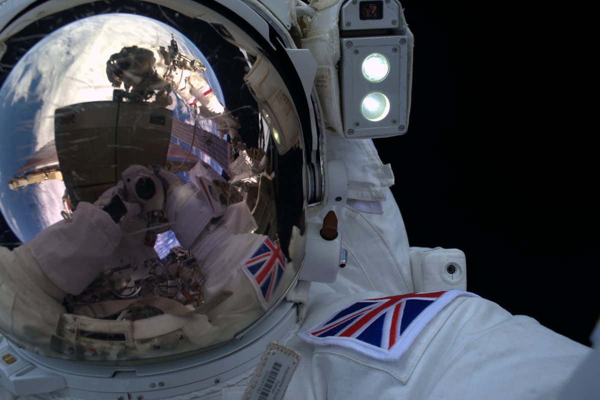 3, 2, 1... Lift off! What does it take to become an astronaut and go to space? This week on screens near you - The Sky at Night goes extraterrestrial. #skyatnight #astronauts #britsinspace 🚀 💫 
Image Credit: ESA/NASA