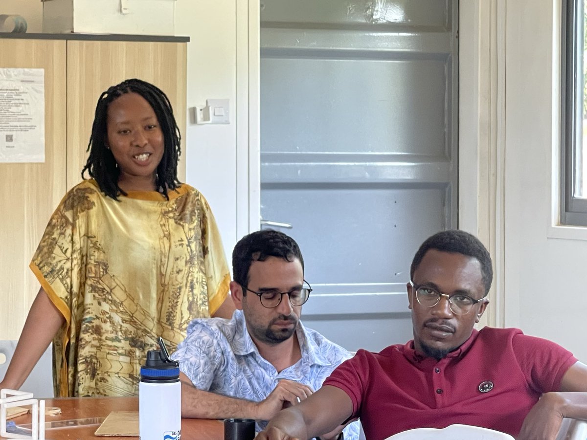 iome254's tweet image. Yesterday, we hosted the Humanitarian Coding Club Session at the I.O.Me001 fablab.
The session was graced by the Head of IT and Digital Transformation accompanied by ICT officers from the Kenya Red Cross Society Headquarters in Nairobi.
#devs #SoftwareDevelopment #CodingForGood