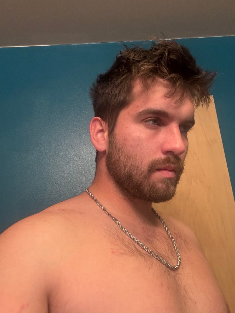 If you could read my mind right now, you'd probably blush 😉 Check your guess here 👇
onlyfans.com/claytonwhiteof…