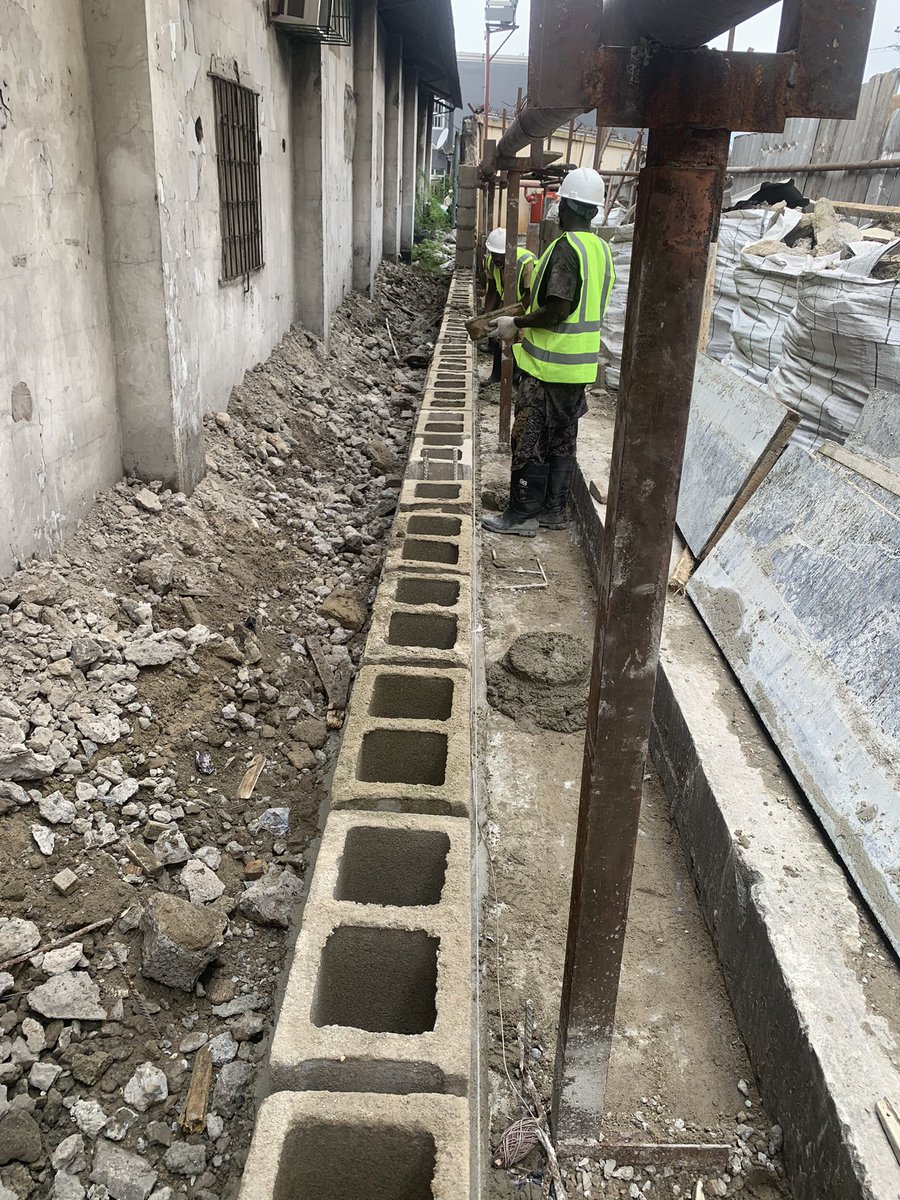 OladoyinOG's tweet image. I am always active. Don’t hesitate to enter my DM.
 #constructionworker