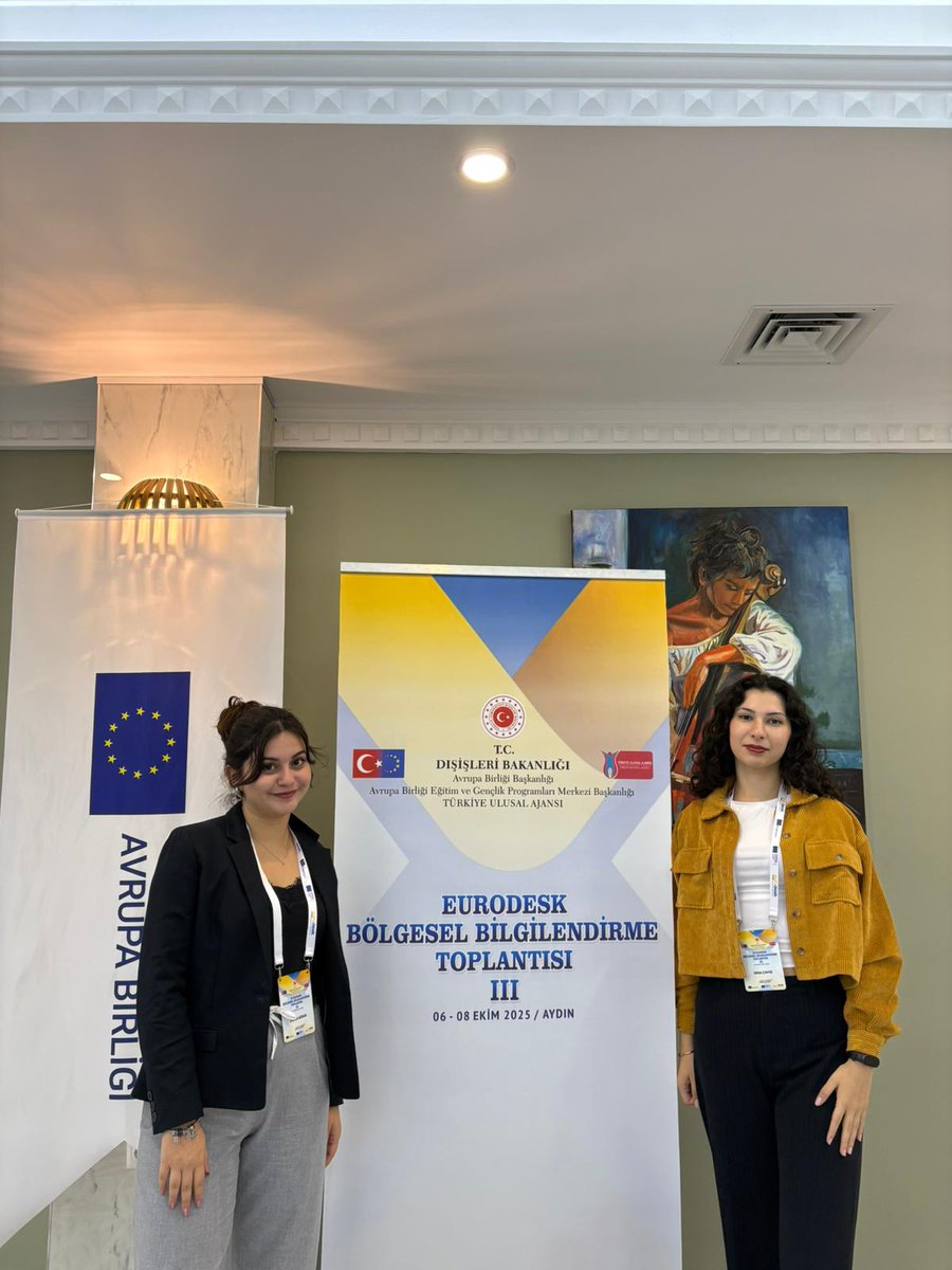 06-08 Ekim 2025 tarihleri arasında Aydın’da gerçekleşen Ege Bölgesi Bölgesel Bilgilendirme Toplantısına İzmir Valiliği adına 2 gönüllü gencimiz katılım sağlayarak, Eurodesk hizmetleri ve Gençler için Avrupa Fırsatları konusunda bilgi sahibi olmuşlardır. <a href="/eurodesktr/">EurodeskTR</a> <a href="/ulusalajans/">Türkiye Ulusal Ajansı 🇹🇷 Turkish NA</a>