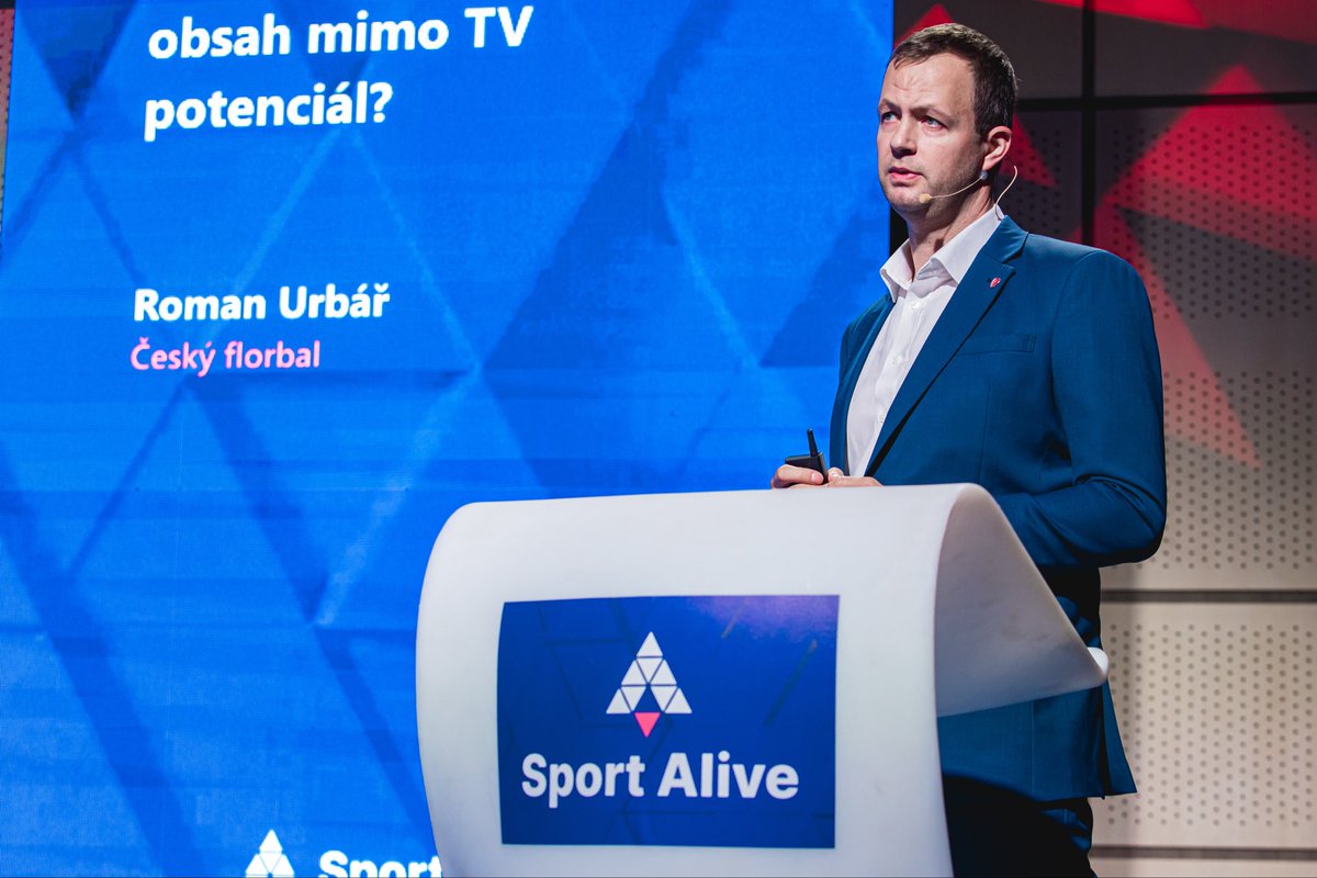 sport_alive's tweet photo. V roce 2023 spustil Český florbal platformu Český florbal TV, která nabízí živé přenosy, záznamy a exkluzivní obsah. Za první rok získala přes 20 000 uživatelů a více než 2 000 předplatitelů, některé zápasy jsou dostupné i s anglickým komentářem pro zahraniční diváky. 📺 https://t.co/hGMUOM6rzc