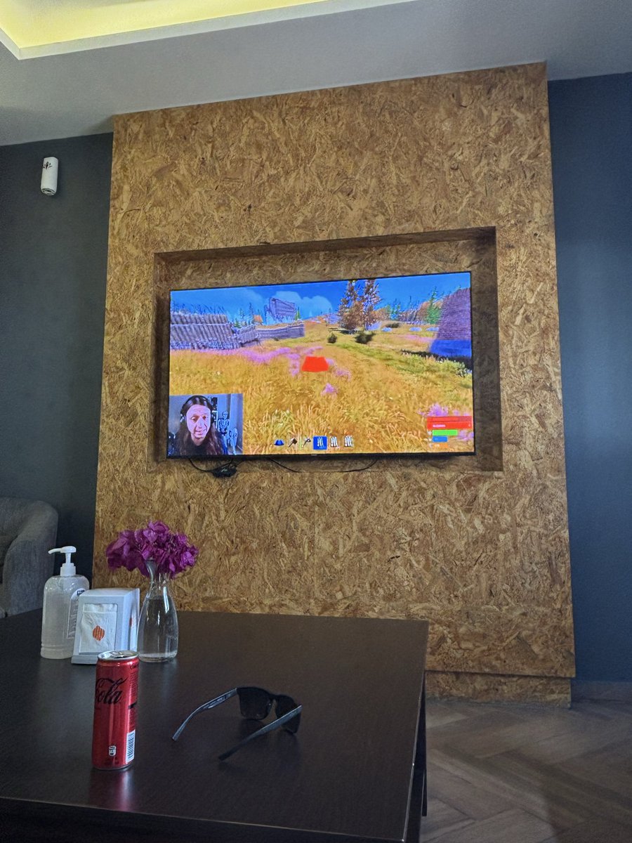 Jesway_FPS's tweet photo. @Lifestomper I’m doing Gods work while deployed, putting you on the big screens in the café. You owe me free merch. https://t.co/TlmbMZVLGO