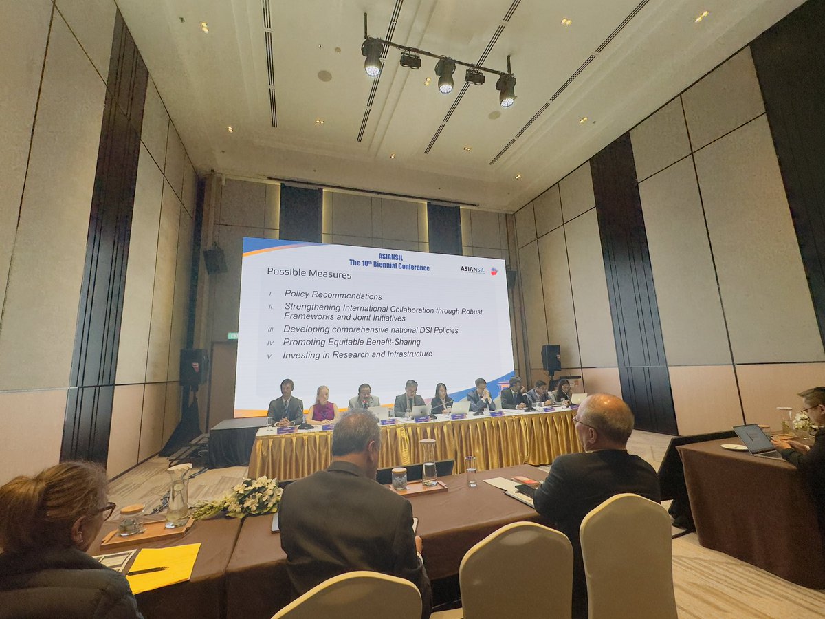 Panel 2B focuses on the recent developments in the Law of the Sea.
Speakers: B Stepien, M A Rivera L, A K Ajit, P Tzeng, Nguyen T L H, R Perumal A K Behera, S Sharma. Moderator: Tran H D M. #AsianSIL 10th Biennial Conference, Hanoi, Vietnam. #InternationalLaw