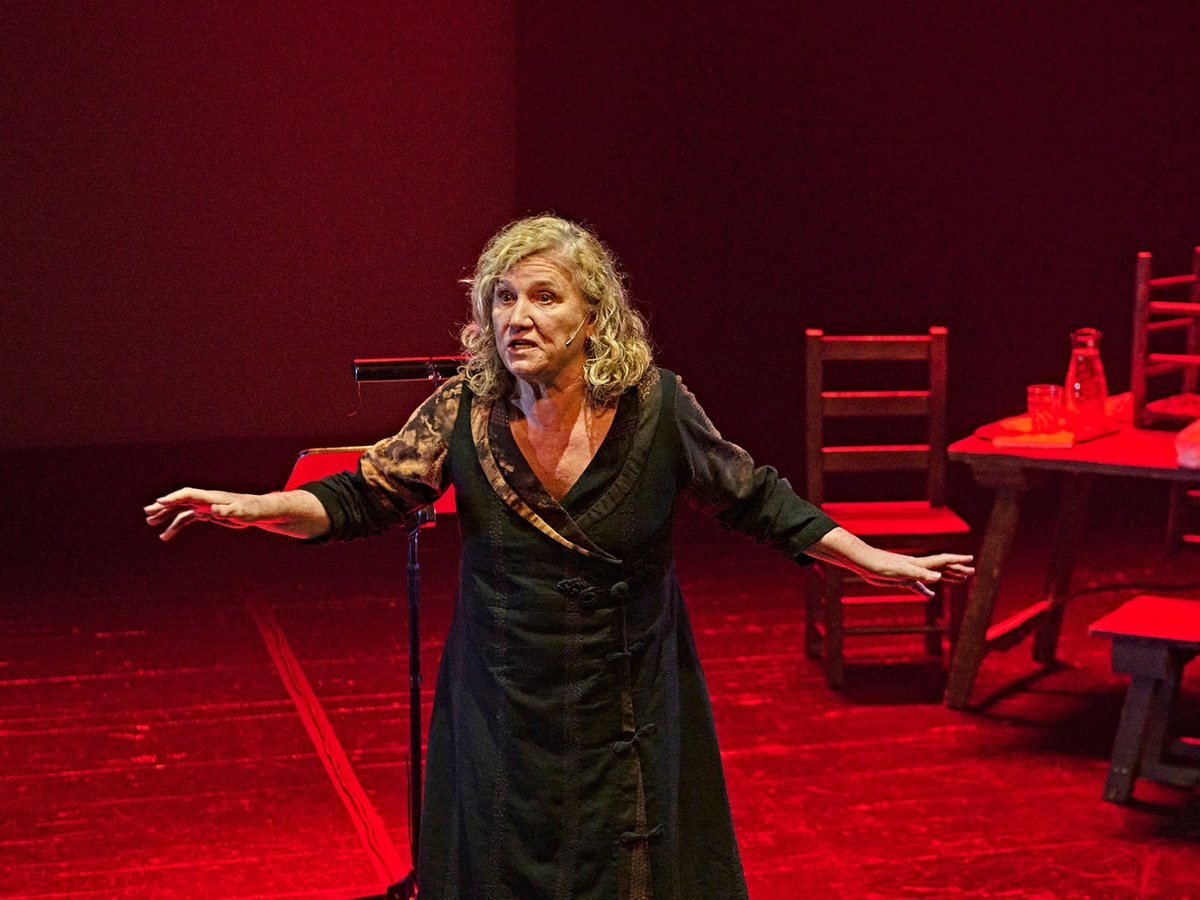 TEATROCLASICO's tweet image. 🖤 Hoy se estrena #Laurencia en el #Clásico con la gran Ana Wagener.

📜 El texto de Conejero imagina qué fue de aquella mujer después del grito colectivo de #Fuenteovejuna.

🎟️ Muchas funciones ya están agotadas. Reserva ya tus entradas en:
entradasinaem.es/espectaculo/la…
