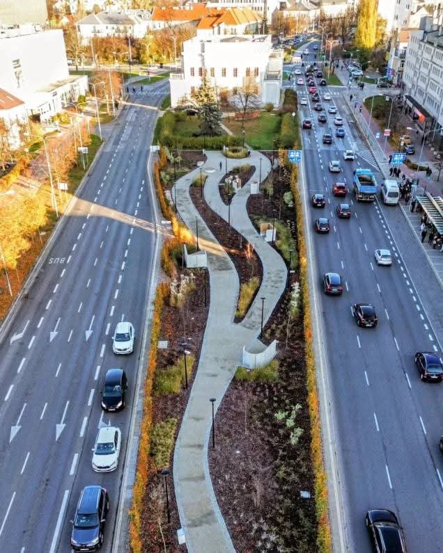 Trwa Podkomisja stała do spraw zdrowia publicznego Sejmu RP ws prawdziwych tężni (tylko 9 w PL) i "mikrotężni" budowanych niemądrze w miastach.  Wnioski są porażające, nie tylko wprowadza się ludzi w błąd ale naraża ich zdrowie. Zatrzymać to szaleństwo.
<a href="/dgpopiolek/">Daria Gosek-Popiołek</a> <a href="/Miszalski_/">Aleksander Miszalski</a>