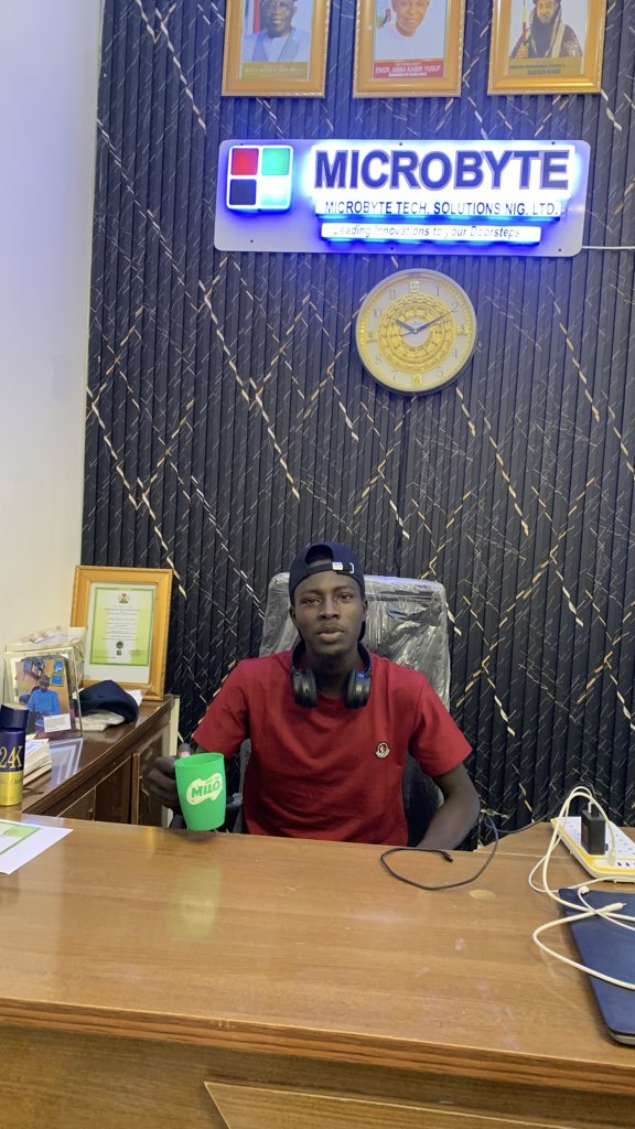 Tech_Guy00's tweet image. Good morning sincere compatriot it’s a beautiful day to work hard 😓