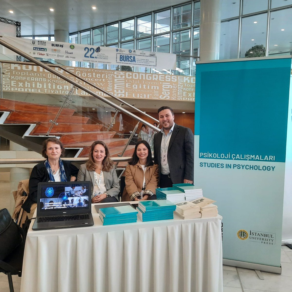 Psikoloji Çalışmaları Dergisi editör ekibi olarak 22. Ulusal Psikoloji Kongresi'ndeydik. Göstermiş olduğunuz yoğun ilgiden dolayı teşekkür ederiz.