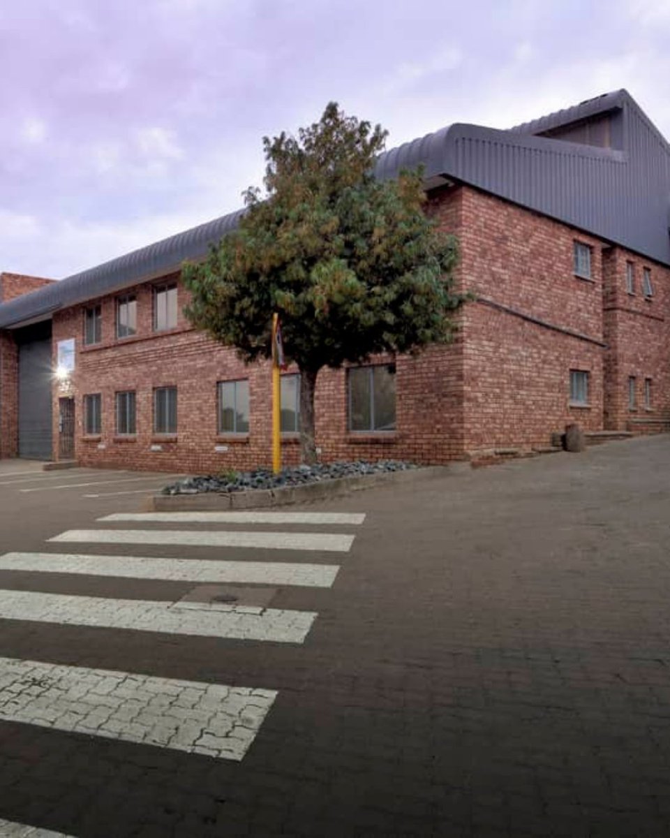 Midline Business Park

Ideally located on the corner of Richards Drive and Le Roux Road in Midrand, Midline Business Park is a secure mini unit industrial park offering convenience and accessibility.

#MidlineBusinessPark #Midrand #IndustrialProperty #EmiraPropertyFund