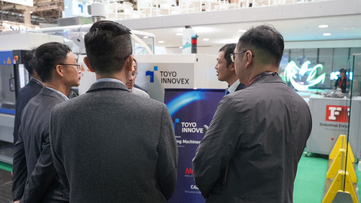 Moldex3DJP's tweet photo. #Moldex3D × #TOYOINNOVEX が射出成形を革新！ デジタルツイン技術でシミュレーションと実機をつなぎ、仮想最適化を現実の成果へ。
協力：#JSOL
⭐#K2025 ⭐ 
📍TOYO INNOVEX：Hall 13 / B11  
📍Moldex3D：Hall 13 / A94
 #Moldex3DJapan #デジタルツイン #射出成形 #シミュレーション #スマート製造 https://t.co/2ZaJQM6VJn