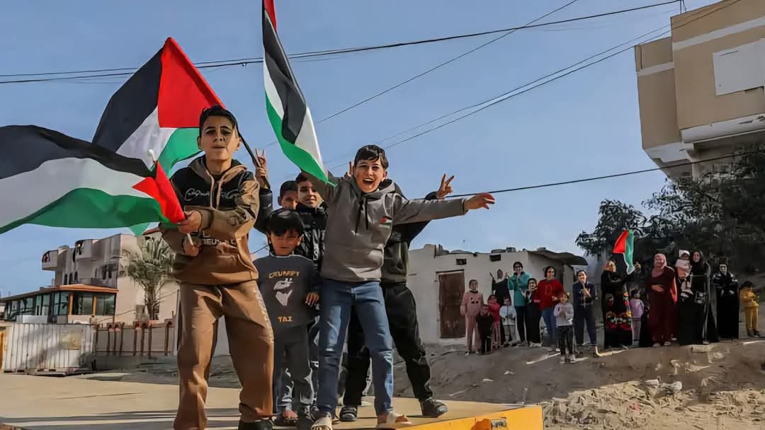 5511Had's tweet photo. أيها السادة،،  الثانية عشر 🕛 بتوقيت فلسطين 🇵🇸 
إنتهت الحـ،، ـرب وصمدت غـ𓂆ـزة ♥️
#وقف_الحرب https://t.co/6pZzYo0UVW