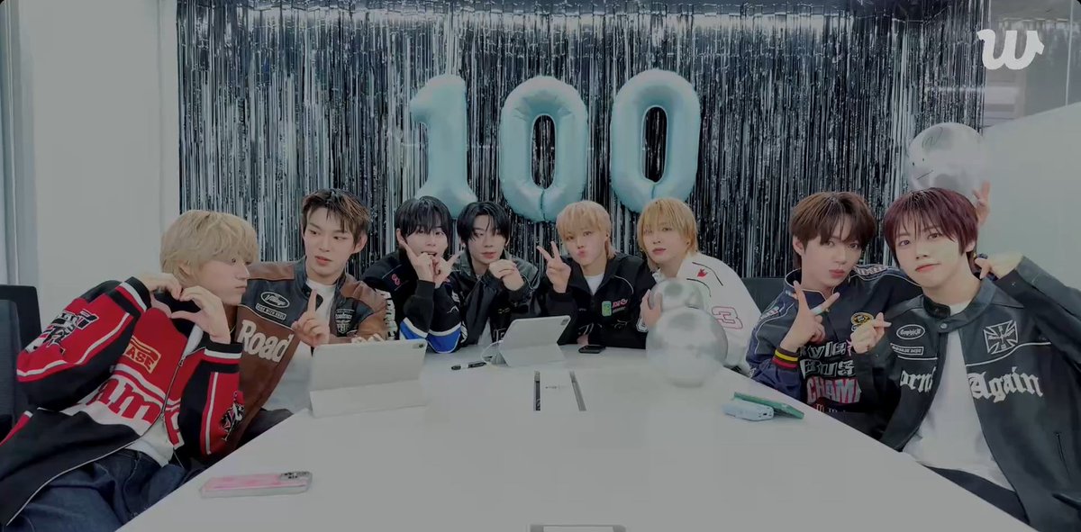 jaeyeldimsum's tweet photo. AHOF 8/9 BUT BUNNY CHICHI IS WITH THEM (BUNNY DRAWING ON THE BALLOON).
100 DAYS WITH AHOF
#100DayswithAHOF
#아홉_행복한100일
@AHOF_official https://t.co/fQPQ4XgdMR