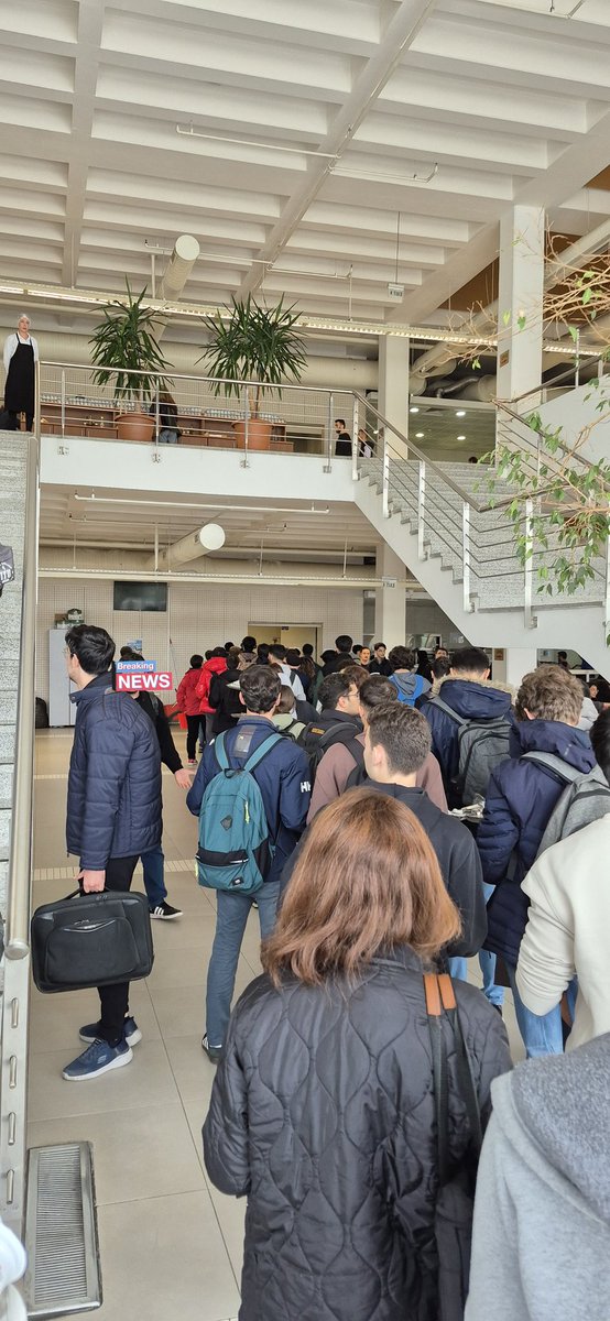 Tabildotu bırakmak için bile sıra bekliyoruz #ayazagayayeniyemekhaneyapılsın