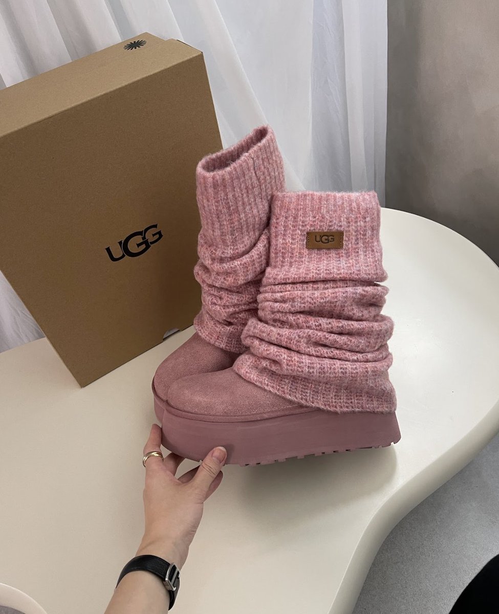 新作のUGGブーツ一目惚れして速攻ゲットした♡ しかもレッグウォーマー