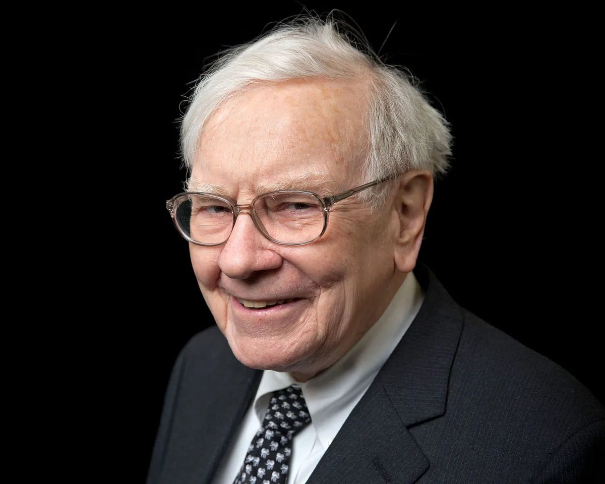 ws_gradient's tweet image. Warren Buffett isn’t sitting on gold.
He’s not hoarding Bitcoin.
He’s sitting on cash — over $300 billion of it.
That’s right. Berkshire Hathaway, Buffett’s empire, is holding more cash than ever before.
Nearly 27% of all its assets are parked in cash or short-term U.S.…