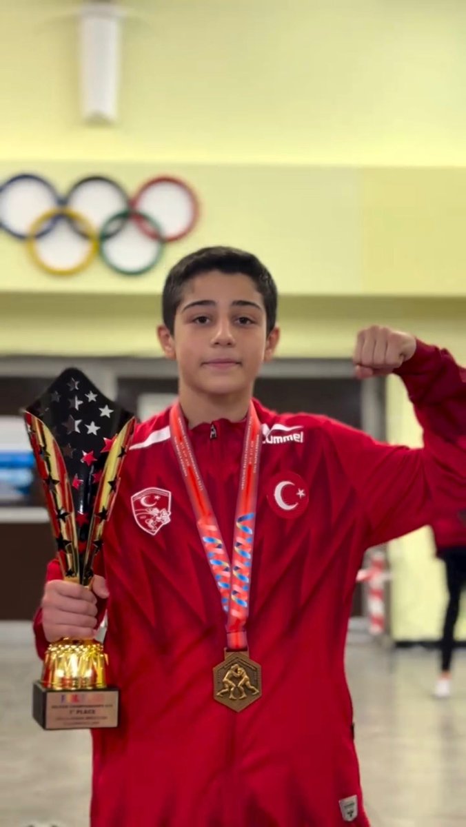 ALTIN MADALYA TÜRKİYE’NİN! 🇹🇷

Şanlıurfa’nın gururu, Şanlıurfa Büyükşehir Belediyesi Bireysel Spor Kulübü sporcusu millî güreşçimiz Mehmet Esad Dedeoğlu, Romanya’da düzenlenen Balkan Güreş Şampiyonası’nda U15 Grekoromen Stil 44 kg kategorisinde Balkan Şampiyonu oldu🥇 

Şanlı