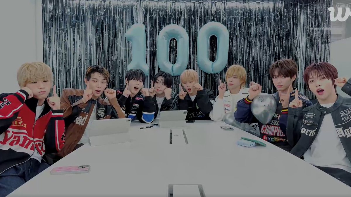 HaneulzCavite's tweet photo. THANK YOU, OUR 9 FOR SHOWING YOUR LOVE FOR US FOHA ON OUR 100TH DAY! 💙
#100DayswithAHOF #FOHASUNITE #AHOFforever #아홉_행복한100일 #AHOF #아홉 @AHOF_official https://t.co/BFEcbKBmr7