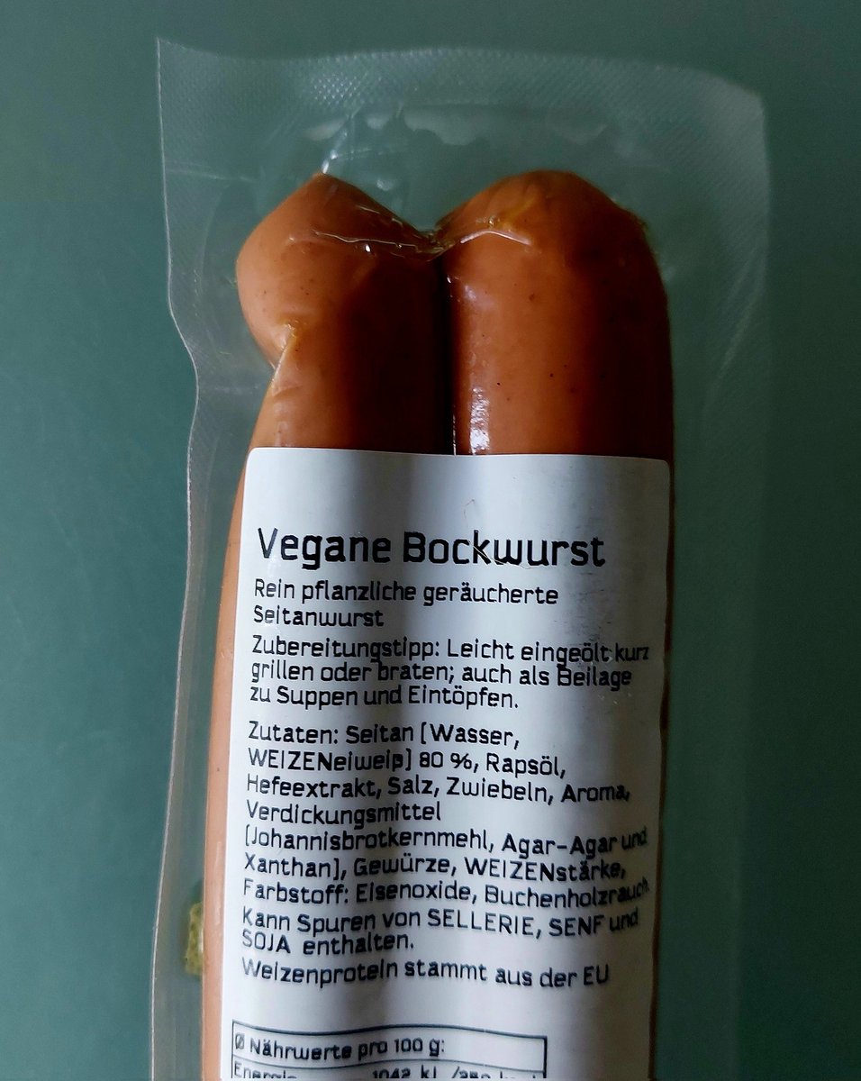 heikerichta's tweet photo. Was haben wir denn da.
VEGANE BockWURST.
Ich seh da gleich 2 Mittelfinger.
Pöse 😈🙈
#Wurstgate https://t.co/IqgpMyxJXf