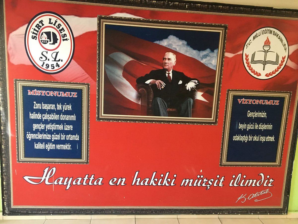 Siirt Lisesi…

Bu şehrin hafızası, gururu, geçmişle geleceği buluşturan köklü bir eğitim yuvası...

Milletvekili, bakan, bürokratlar yetiştiren bir okulumuz...

"Proje Okulu" statüsünün kaldırıldığı belirtiliyor...

Bu yanlıştan dönülmeli, lisemiz misyonunu sürdürmeli...