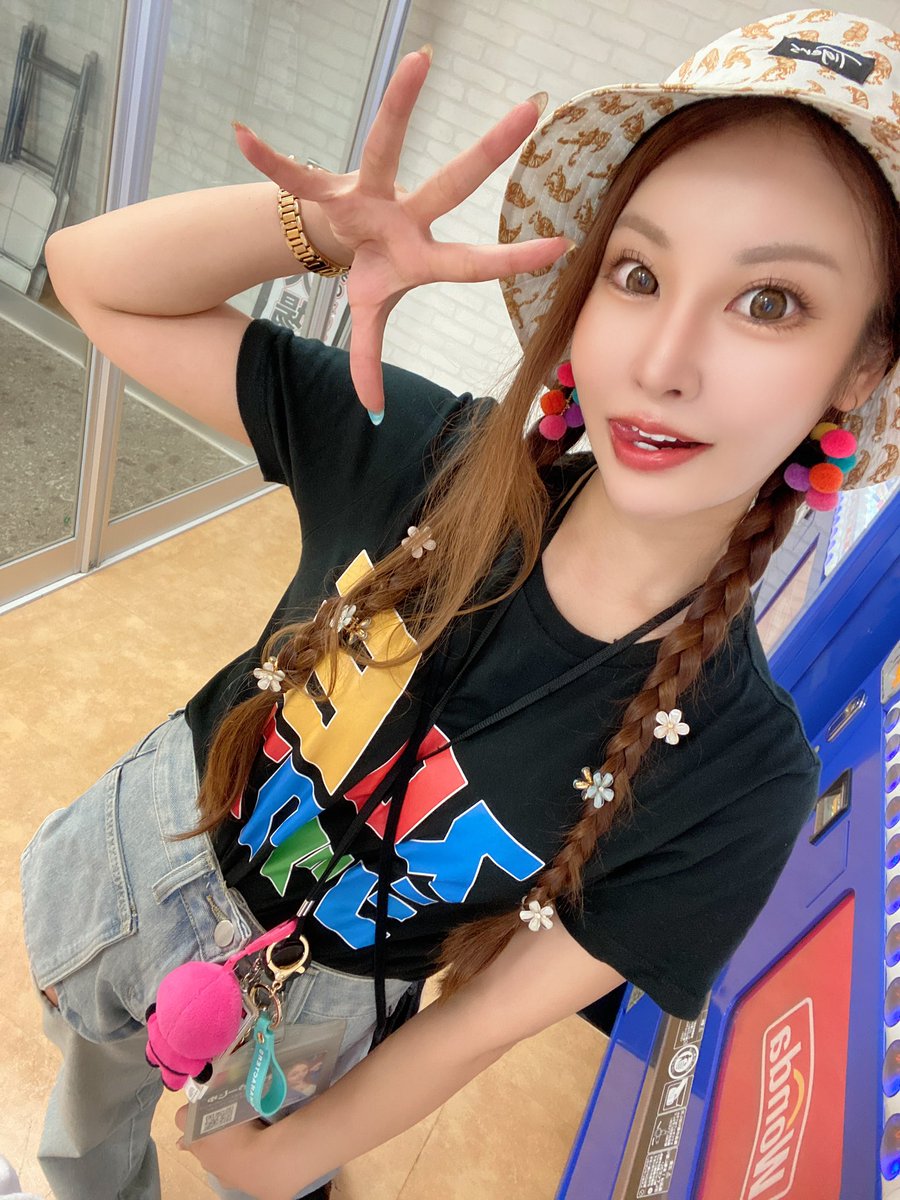 reiyapurin's tweet image. おつれいやっ🦋
明日は #BIGBAN松阪店 に遊びに行きます🌟
10月10日10時OP✖️5人来店✖️ルートXハイパー取材の大ボリュームです‼️🌈☝️(՞˶ᵒ̴̶̷᷄꒳ᵒ̴̶̷᷅ ˶՞)☝️🌈
✔️知多牛バーガー販売🍔
✔️お取り寄せ商品🎁
✔️総付配布🎁
の特大ボリュームッ🫶
そして私もッ気合い入れた格好でいきます👗💞…