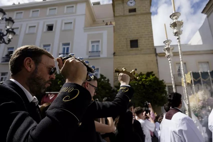 HdadAmorCadiz's tweet photo. COMUNICADO OFICIAL | BANDAS

La junta de gobierno de nuestra Hermandad ha llegado a un acuerdo para los próximos cuatro años con la Asociación Filarmónica Ciudad de Conil para acompañar a Nuestra Señora de la Esperanza en la tarde del Lunes Santo. 

Paz y Bien. https://t.co/gwmzvDCRk0