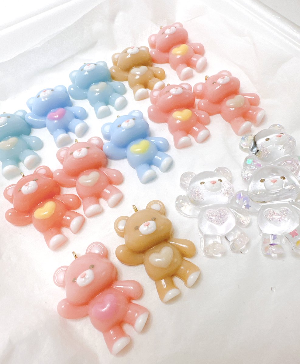 sorawo_sun's tweet image. 今日はヒートンをつけたよ
透明なくまがちょっと増えました🐭