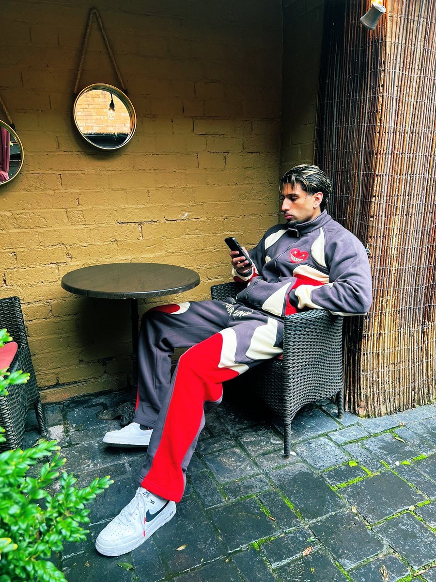 Designed by me 
Y’all please give the brand a follow 🔥