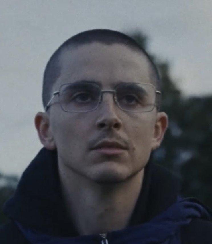 Психолог: Сергія Шаламенка не існує.
Тим часом Сергій Шаламенко: вітаю вас, друзі