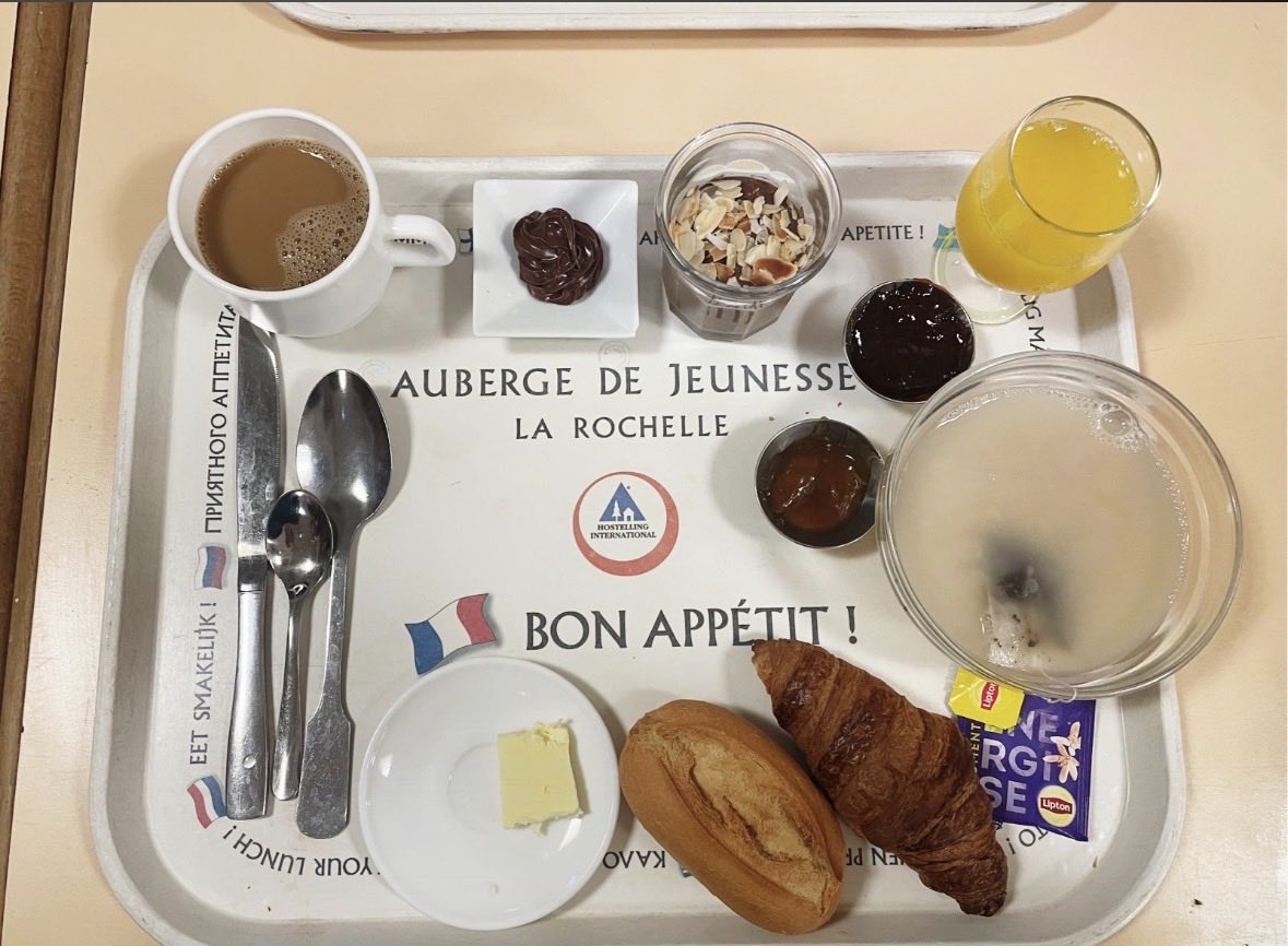 be_erasmus's tweet image. Am Mittwoch haben wir nach einem erneut tollen Frühstück das Ateliers d l‘Eau besucht, wo wir in deutsch-französischen Gruppen über die Bedeutung des Wassers für uns und unsere Regionen gesprochen haben. #Erasmusplus #be_erasmus #grundschule_klosterfelde