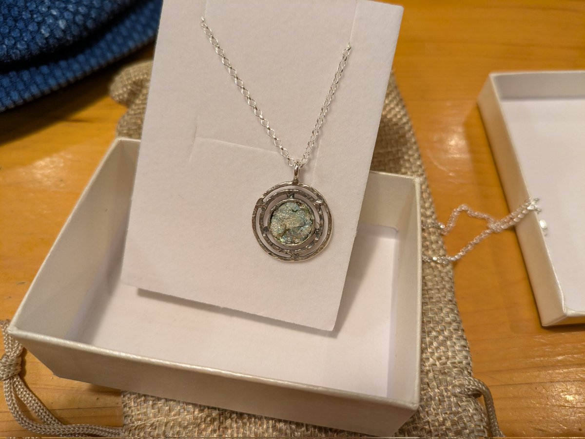 Kazuaki63467532's tweet photo. arrived from Jewish family! Wooo cool! #romanglass 🌊 https://t.co/U78pSvimqa