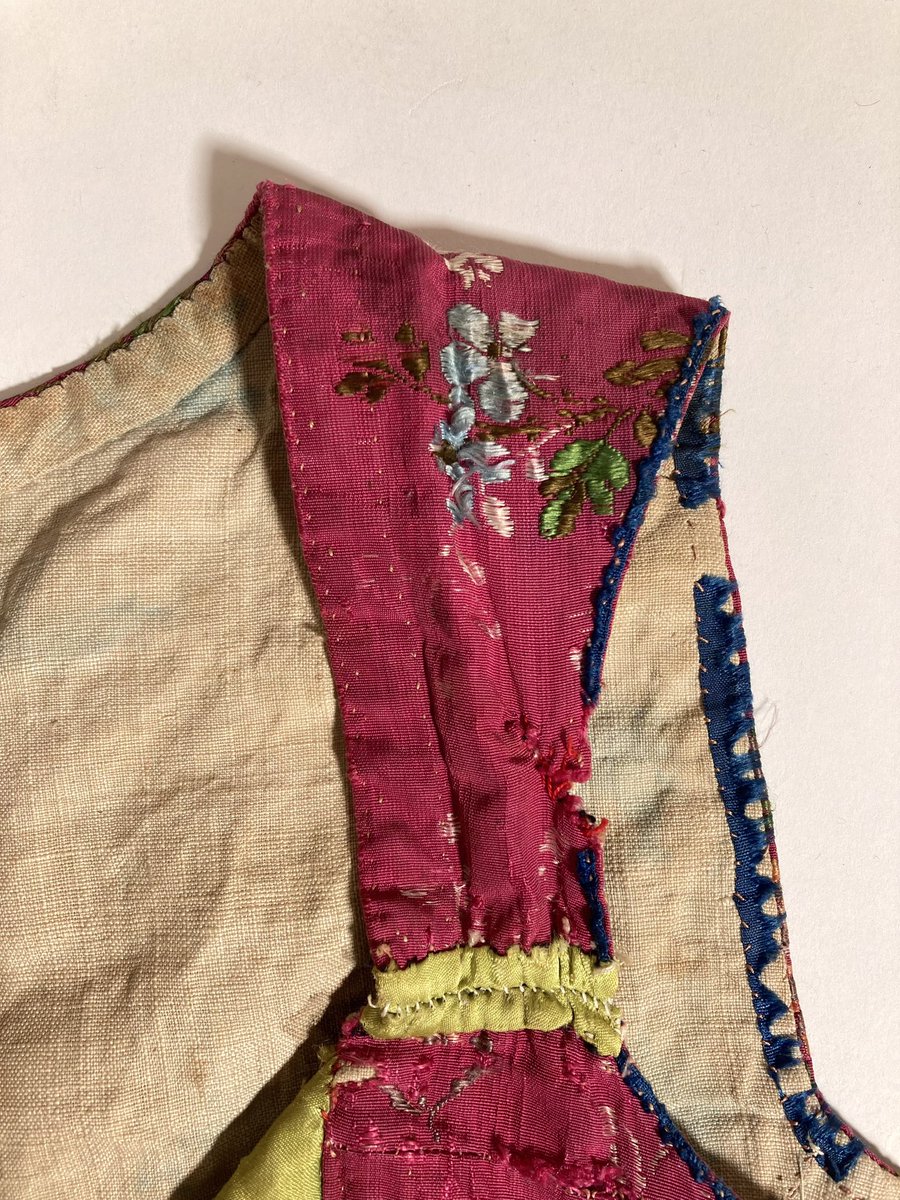 Per les sedes dels nostres vestits
Per la música 
Per la pólvora 
Per les taronjes de la nostra enramá
Per les imatges sagrades i els altars daurats
Per las campanes del nostre poble 
Per el coneixement de les horts 

Per  tot això i molt mes 
Gracies 
Feliç 9 d’octubre