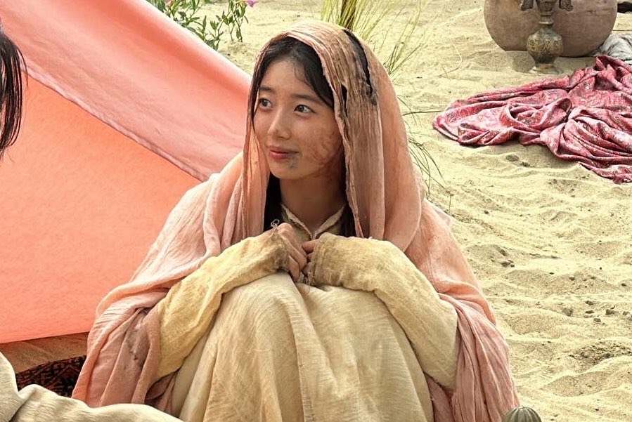 지니가 가영이를 흙덩이라고 부르는것도 너무 좋음
ㅈㅉ 귀여운 꼬질한 흙덩이 같잖아 ..♡