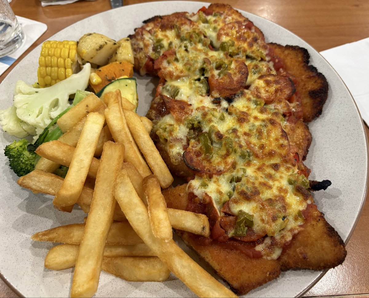 Is this the Capital Region’s best #Parmi?  Victor’s Restaurant at the Queanbeyan Memorial RSL Bowling Club! I understand the legends behind this kitchen are the same legends that gave the old Central Cafe In Queanbeyan its international status. Now plotting when I can come back!