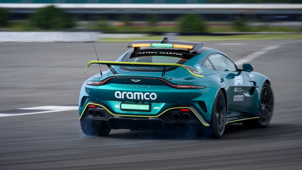 The #DBF1 safety car will be removed from race 1 and added to race 2. In hopes of adding more to the action 🎬