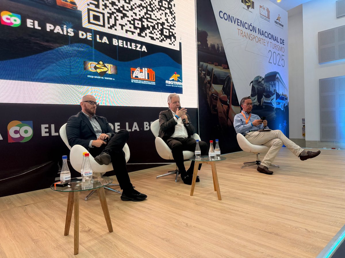En su segundo día, la Convención Nacional de Transporte y Turismo finaliza con el panel sobre orden público, infraestructura vial y garantías en materia de seguridad vial.
Participan el Dir. de Comportamiento de la <a href="/ansvcol/">Agencia Nacional de Seguridad Vial</a> y el Dir. de Tránsito y Transporte del <a href="/MinTransporteCo/">MinTransporte</a>