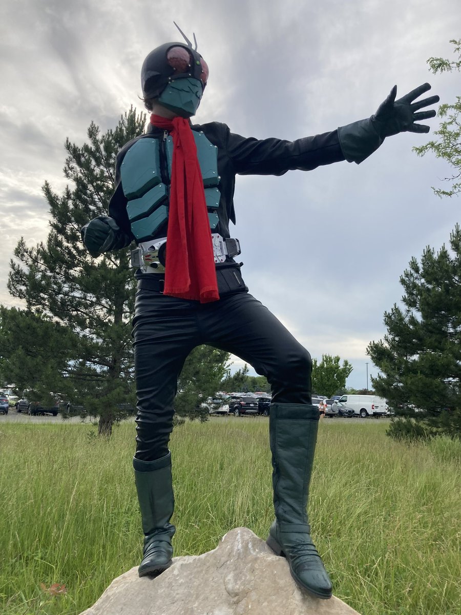 MooXProductions's tweet image. it’s cool and healthy and based to keep playing well into adulthood. grasshopper attack