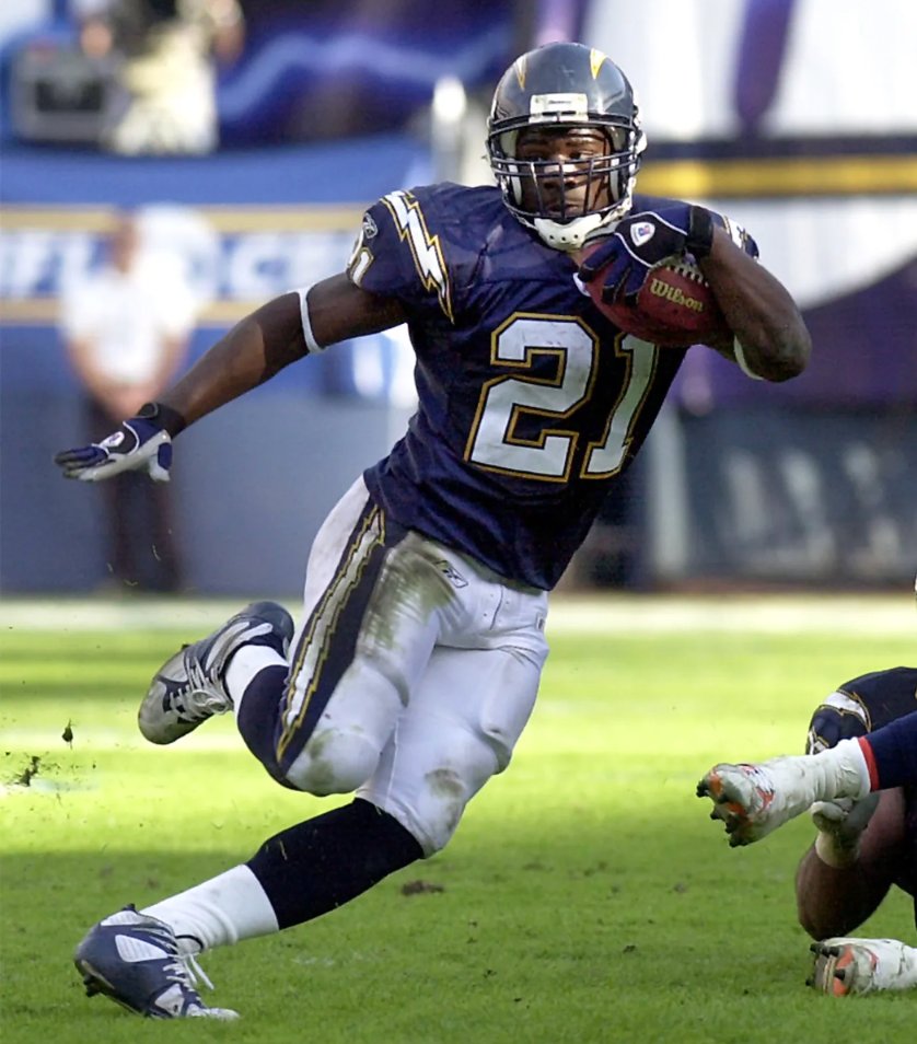 𝙃𝙚𝙡𝙢𝙚𝙩 𝘼𝙙𝙙𝙞𝙘𝙩 tweet media