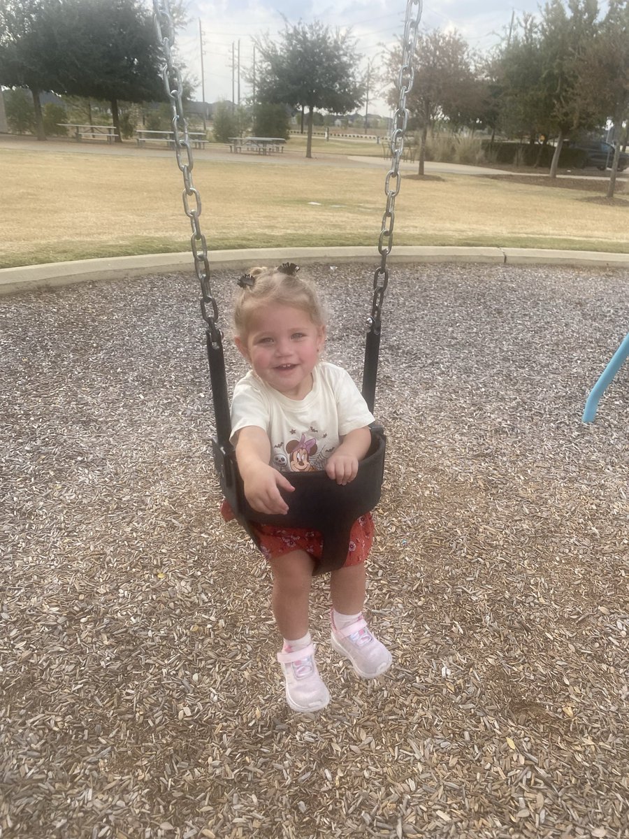 Quick outing this morning for Pumpkins With Dad was another success! Then I got some time with my girl at the park for the early evening. Nothing like seeing the smiles on the faces of your children 🙂 <a href="/lilrosie903/">Kristen Flood</a>