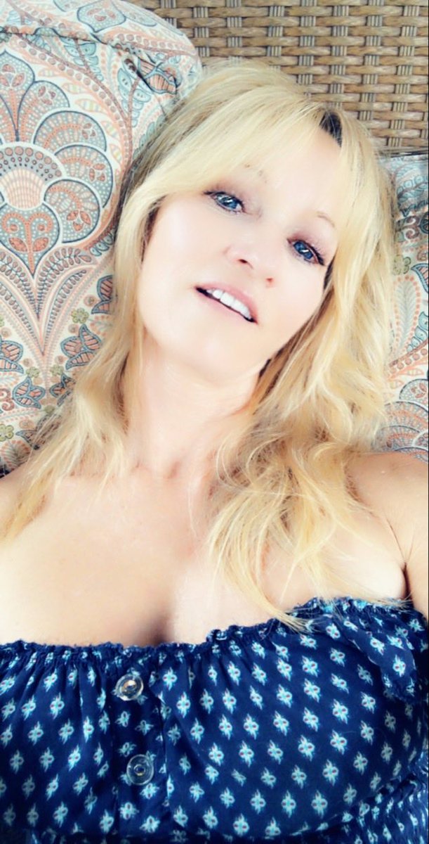 kristendiangelo's tweet image. “Did you miss me… or should I remind you why you should’ve? 😘” #Unforgettable #PlayfulMode