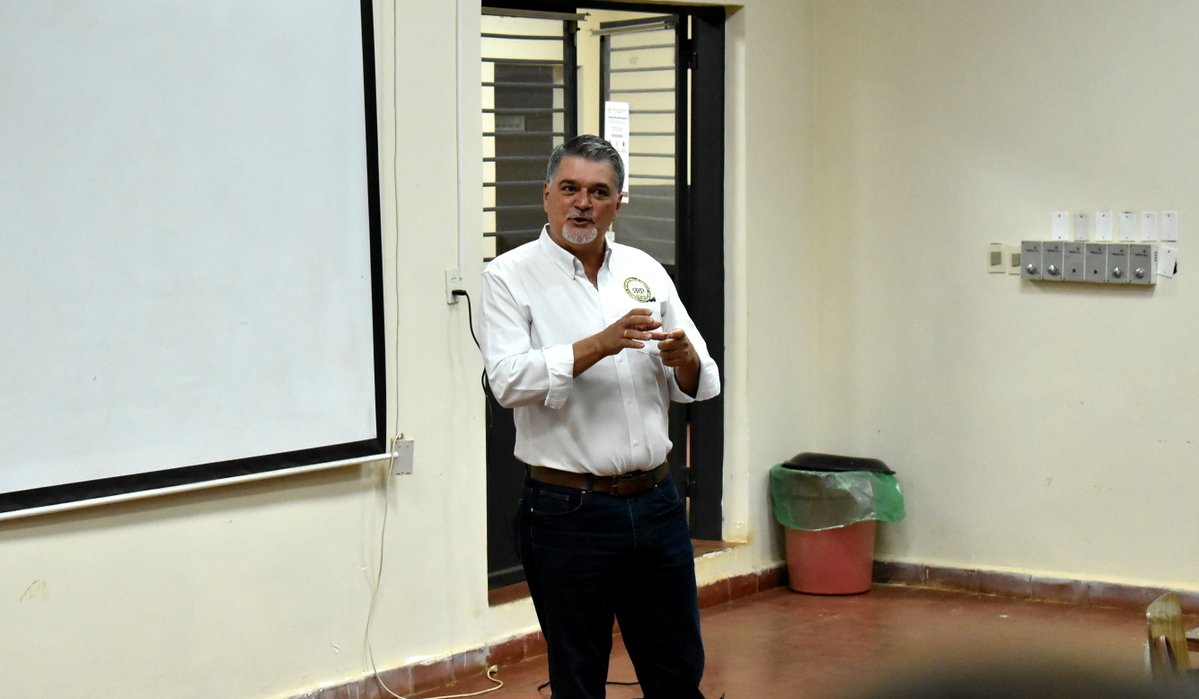 arp_py's tweet image. TITULAR DE LA ARP BRINDÓ UNA CHARLA MOTIVACIONAL A ALUMNOS DE VETERINARIA UNA
El Dr. Daniel Prieto se explayó sobre puntos muy importantes que ayudan a ser un buen líder, un profesional destacado en el ámbito laboral y un buen gremialista.
acortar.link/85OcbT