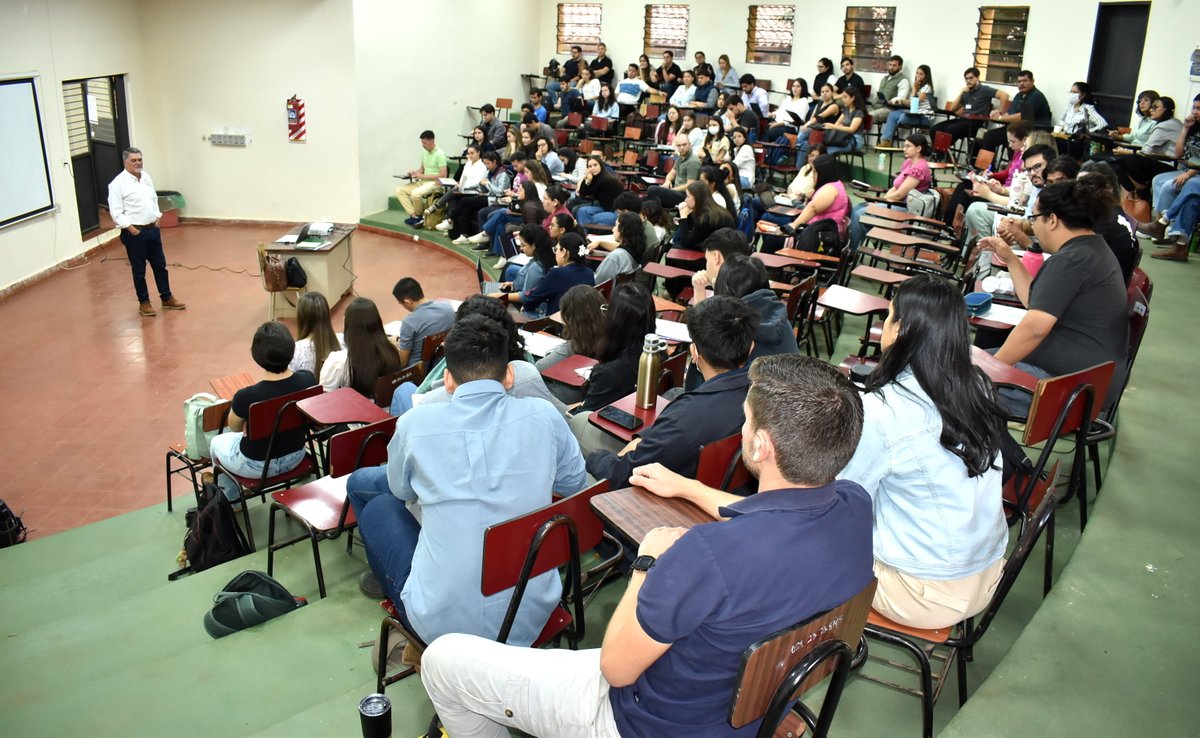 arp_py's tweet image. TITULAR DE LA ARP BRINDÓ UNA CHARLA MOTIVACIONAL A ALUMNOS DE VETERINARIA UNA
El Dr. Daniel Prieto se explayó sobre puntos muy importantes que ayudan a ser un buen líder, un profesional destacado en el ámbito laboral y un buen gremialista.
acortar.link/85OcbT