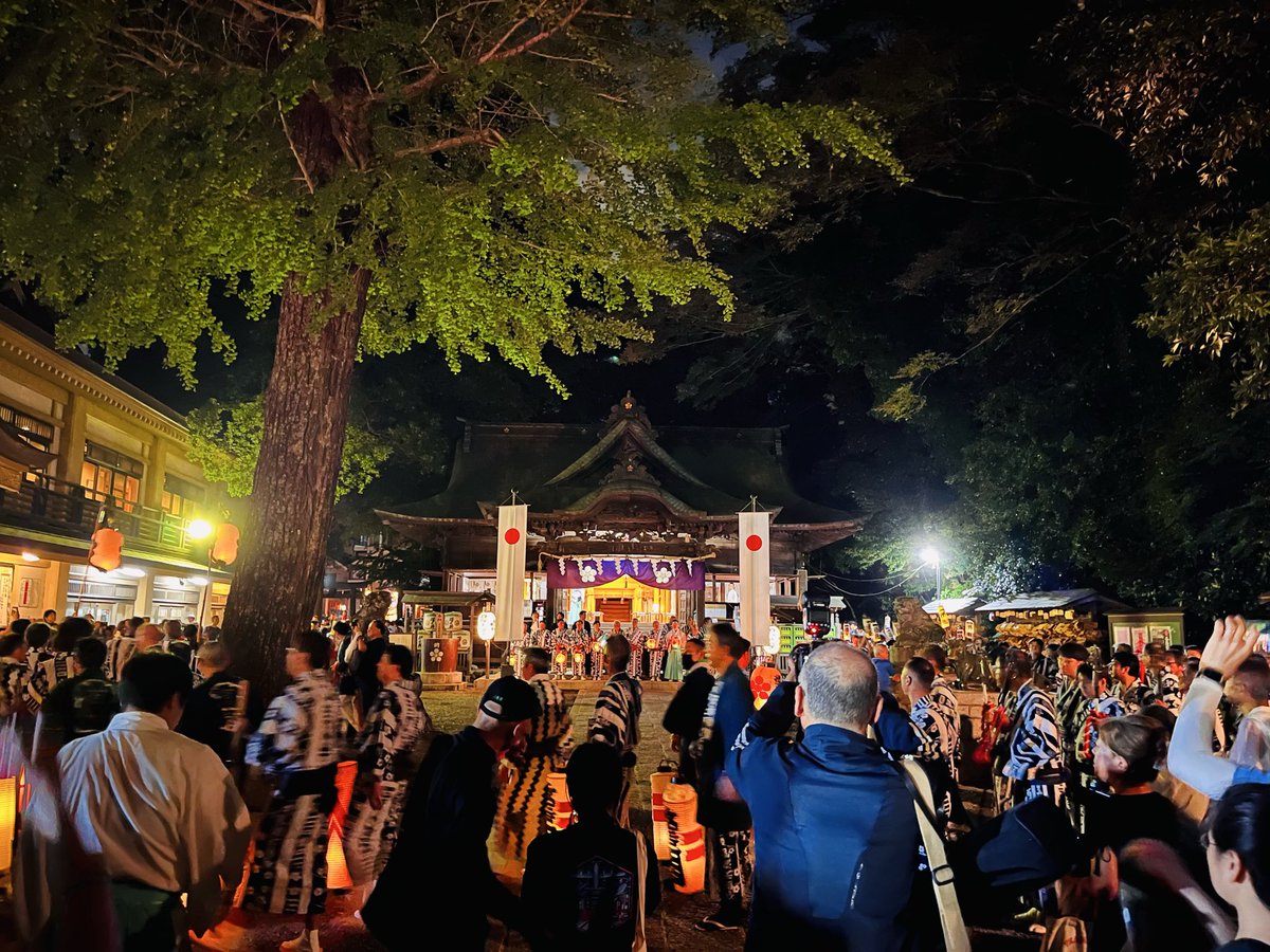 9/27(土)は、ご来●(てん)誠にありがとうございました。水に絵を浮かべて遊んだ後は、谷保天満宮の大祭の宵宮に行きました。明日10/25(土)11-17時は谷保駅南口徒歩0分のさえき洋品●にて、『大屋根リングのある国立』を工作で彩現します。#ACKT #ただの店 #国立市 #谷保 #ただならぬみせ #南武線 #万博