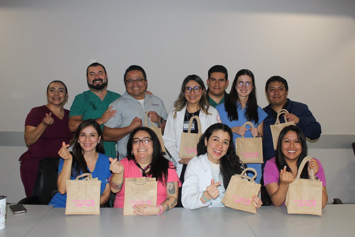 ¡Hoy y siempre reconocemos la labor de nuestros más de 110 doctores! Su dedicación va más allá de la bata; es la columna vertebral que ofrece diagnósticos certeros, tratamientos de vanguardia y el acompañamiento humano que merecen nuestras pacientes.
¡Gracias por su labor diaria!