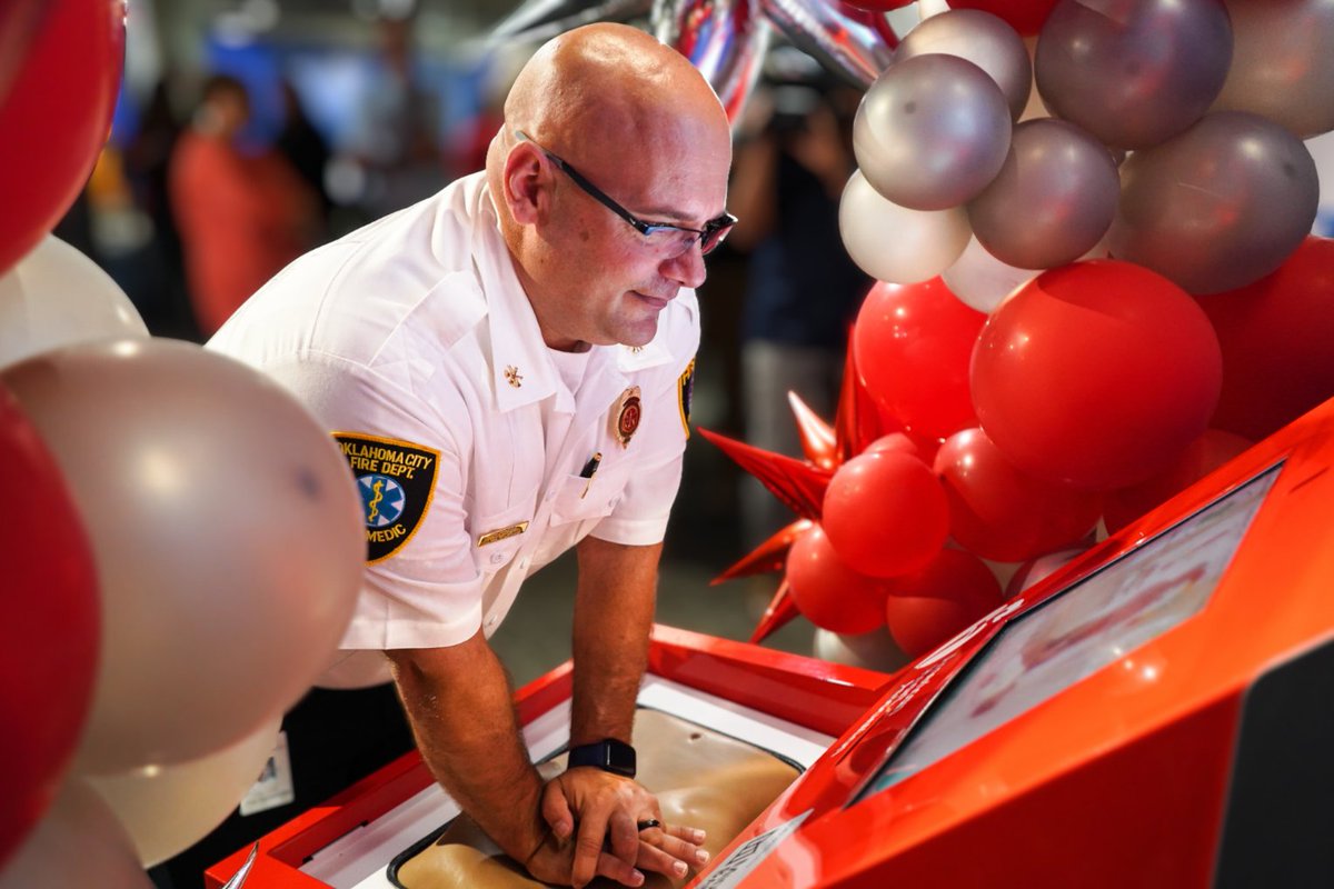 The American Heart Association and MidFirst Bank have joined forces to offer a hands-only CPR training kiosk at Science Museum Oklahoma. The interactive kiosk allows visitors to learn and practice CPR in about 5 minutes.

Learn More Here: spr.ly/6012ACbPG